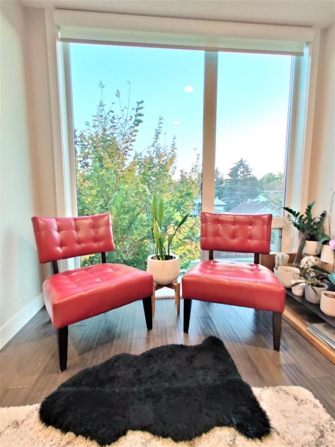 Monki Di Executive Suites - Glas - Luxury Inner City Home 3 Min To Downtown W Private Rooftop Patio Fireplace カルガリー エクステリア 写真