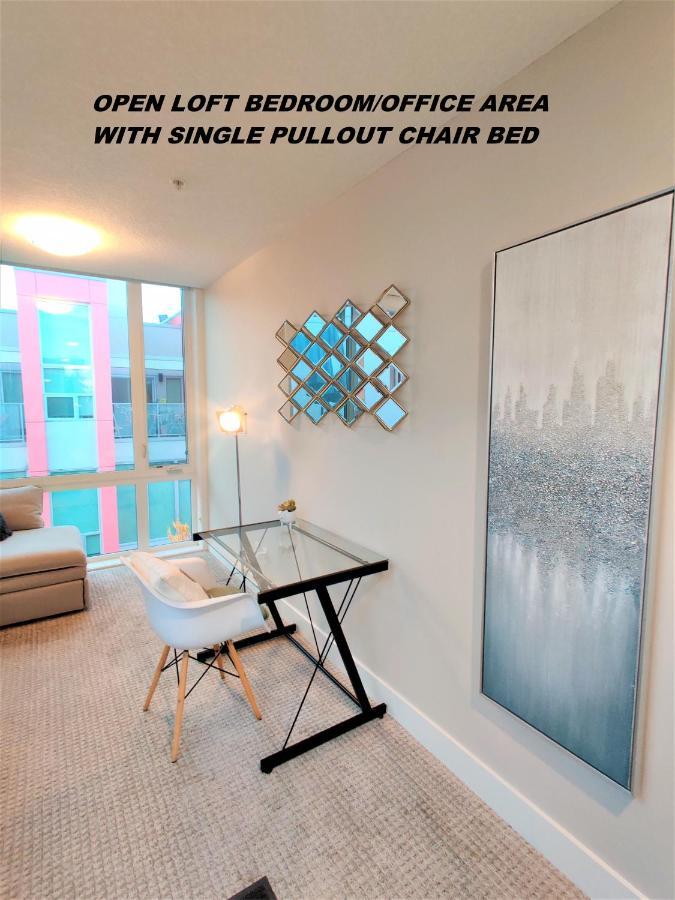 Monki Di Executive Suites - Glas - Luxury Inner City Home 3 Min To Downtown W Private Rooftop Patio Fireplace カルガリー エクステリア 写真